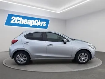 Mazda Demio 2017 photo 5