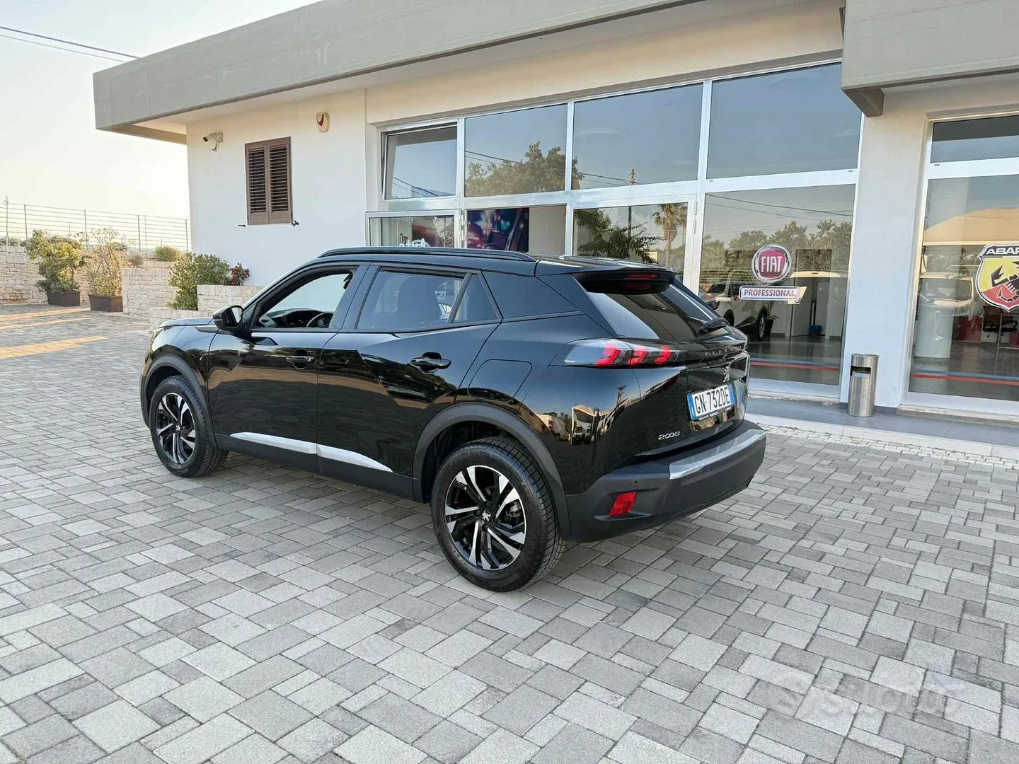 Peugeot 2008 2023 photo 4
