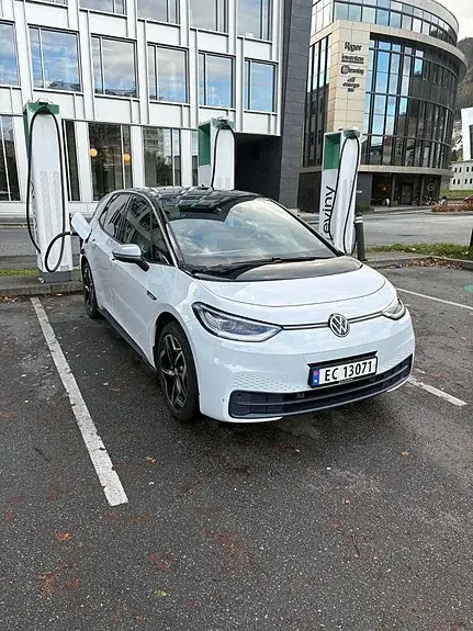 Volkswagen Id.3 2021 photo 2