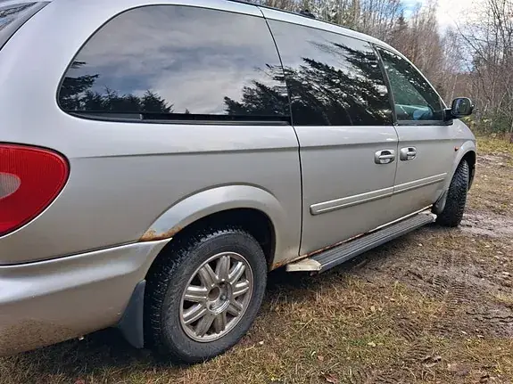 Chrysler Grand Voyager 2005 photo 2