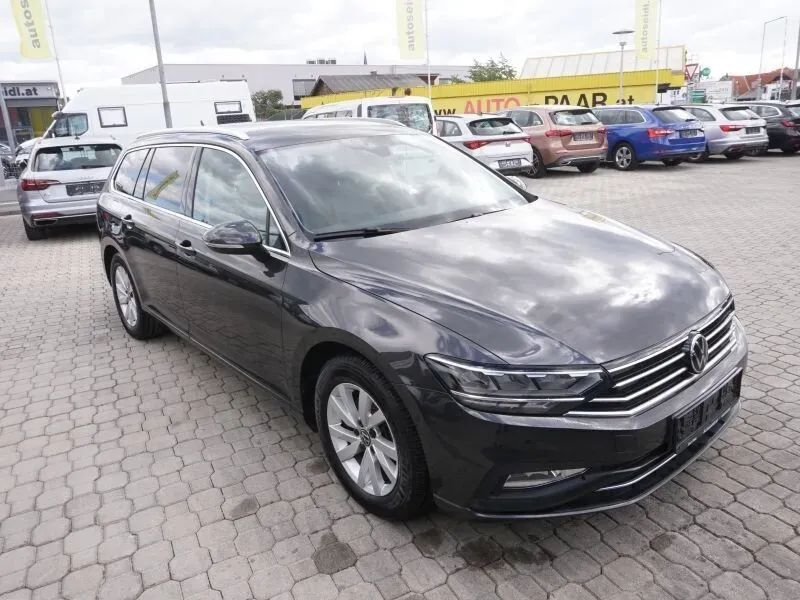 Volkswagen Passat 2022 photo 3