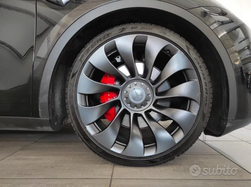 Tesla Model Y 2023 photo 4