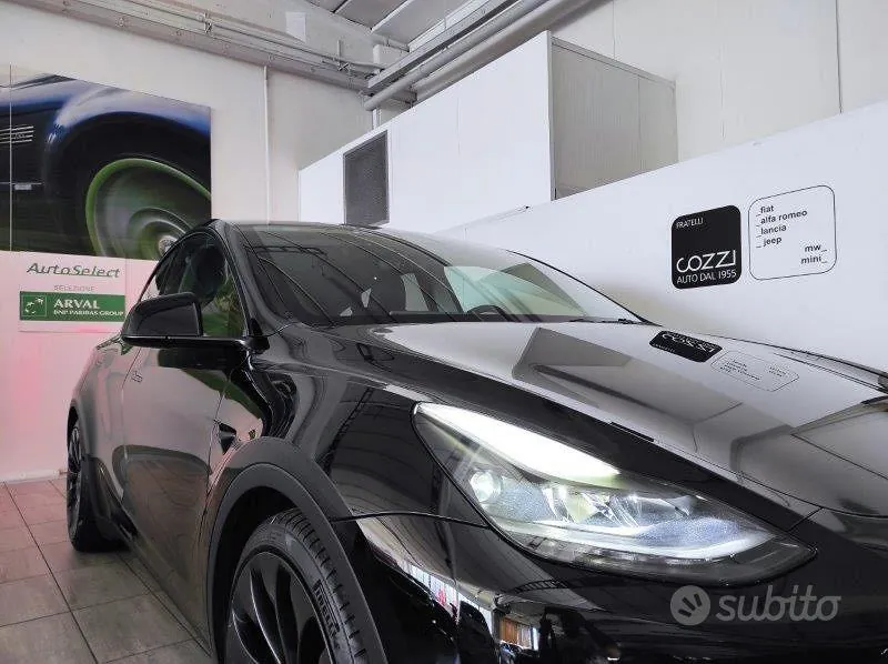 Tesla Model Y 2023 photo 3