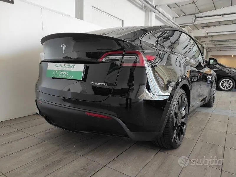 Tesla Model Y 2023 photo 5