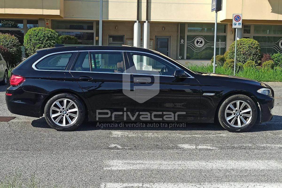 BMW 520D Touring 2012 photo 4