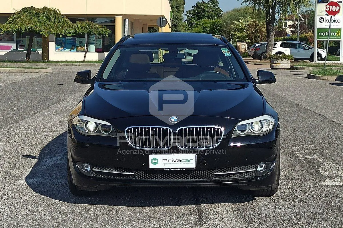 BMW 520D Touring 2012 photo 2