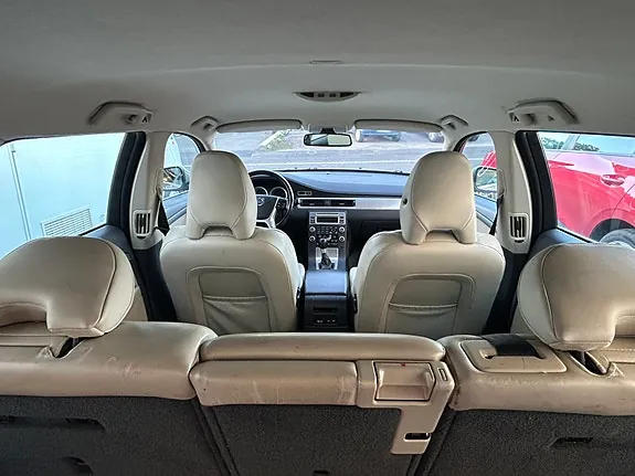 Volvo V70 2010 photo 4