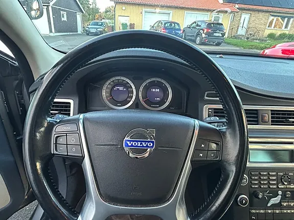 Volvo V70 2010 photo 5