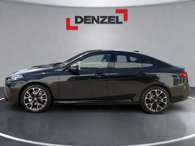 BMW 2 Series photo 2