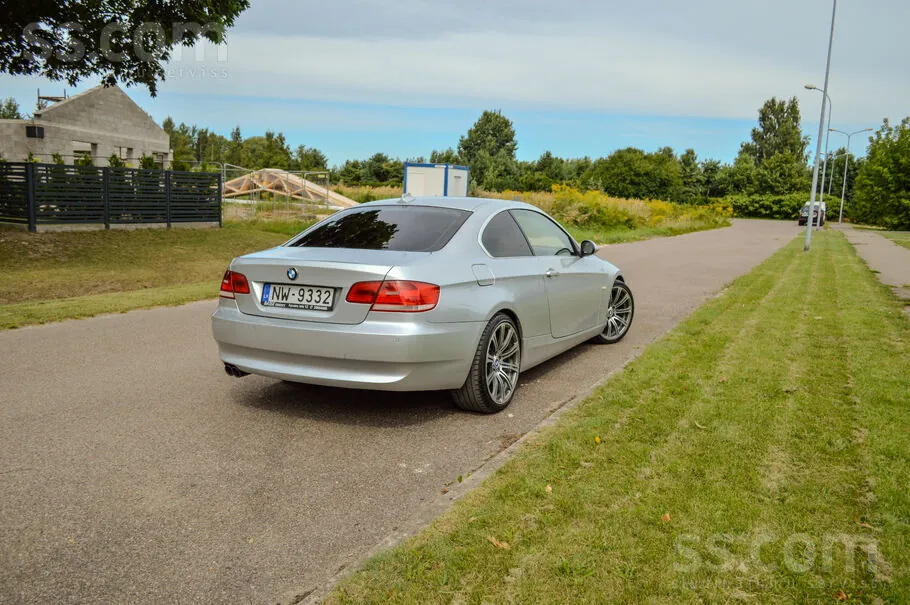 BMW 330 2007 photo 5