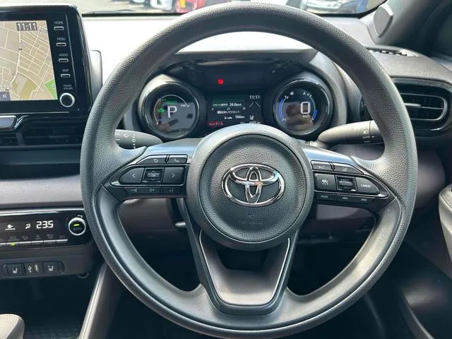 Toyota Yaris Hybrid G 2023 photo 3