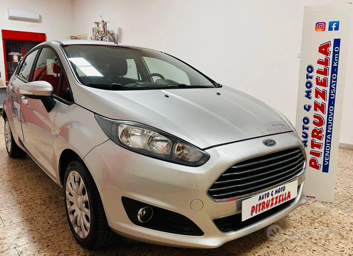 Ford Fiesta 2015 photo 2