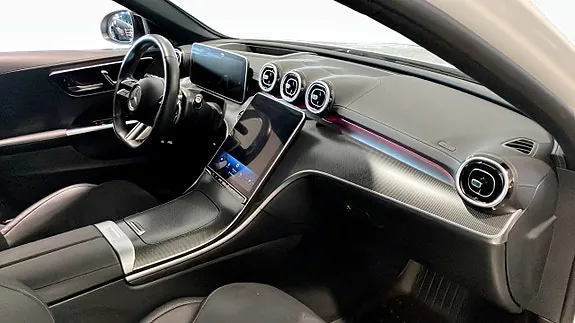 Mercedes-Benz C300 E 2024 photo 3