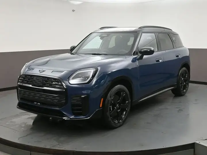 Mini Countryman 2027 photo 3