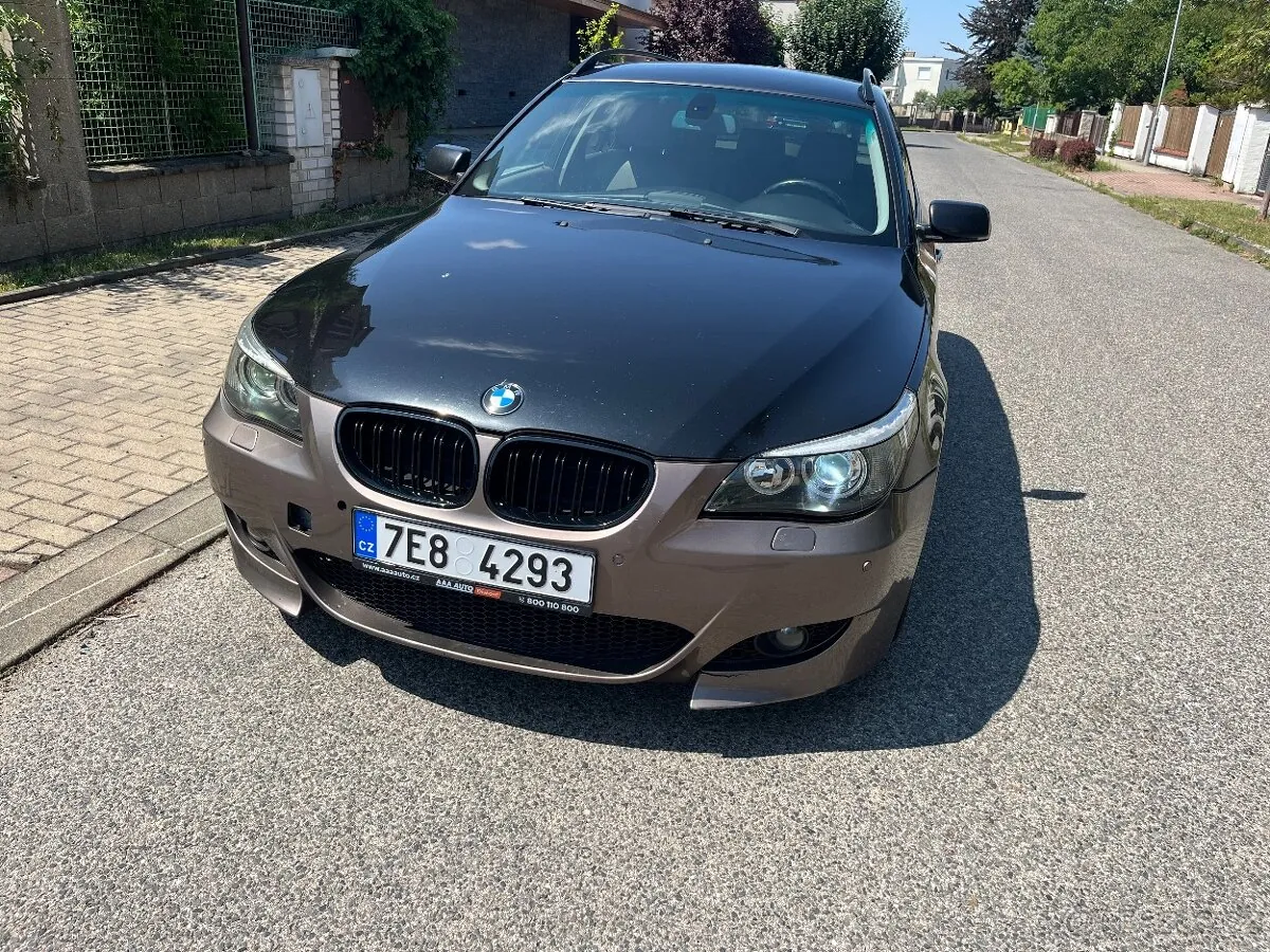 BMW 5 Series photo 5