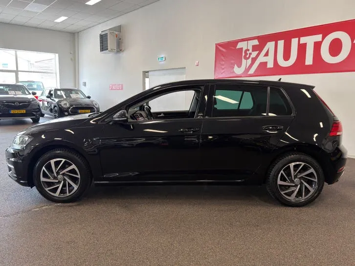 Volkswagen Golf 2017 photo 2