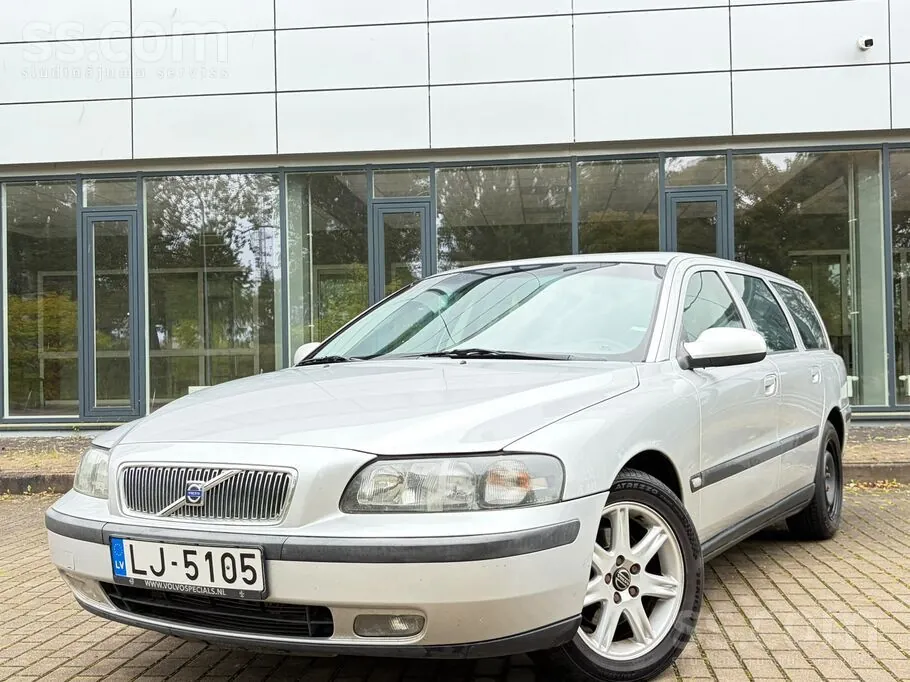 Volvo V70 2001 photo 2