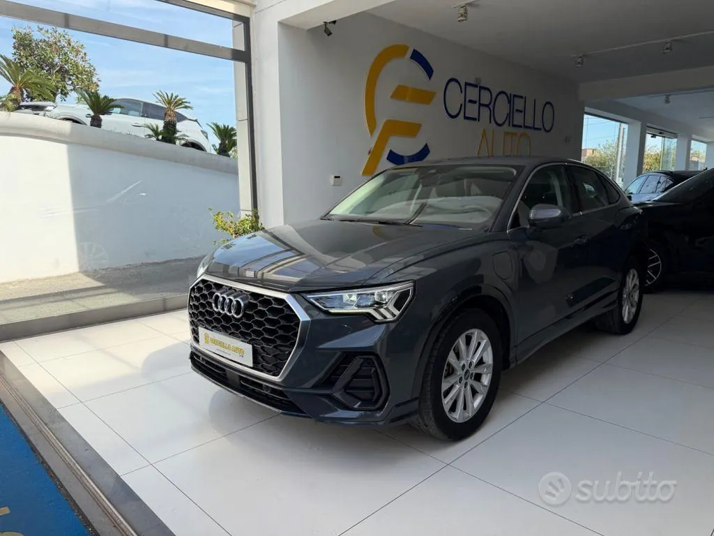 Audi Q3 2022 photo 2