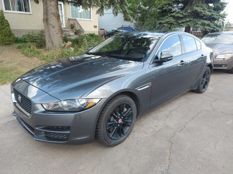 Jaguar Xe