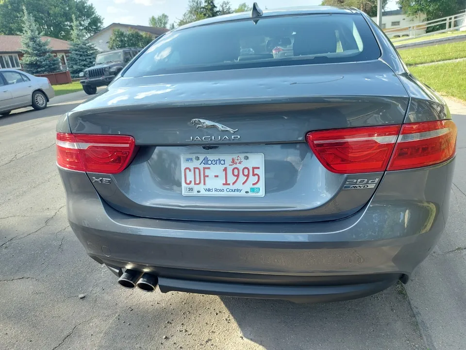 Jaguar Xe 2018 photo 2
