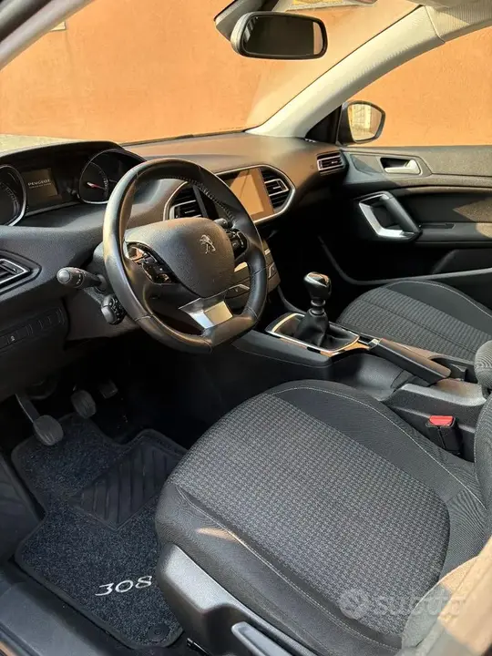 Peugeot 308 2021 photo 3