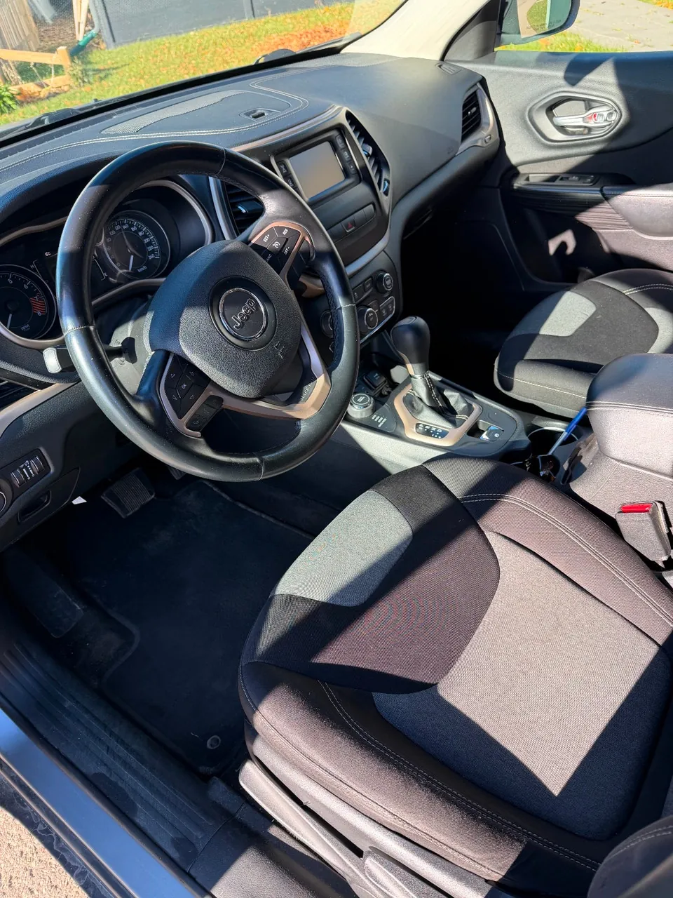 Jeep Cherokee 2014 photo 3