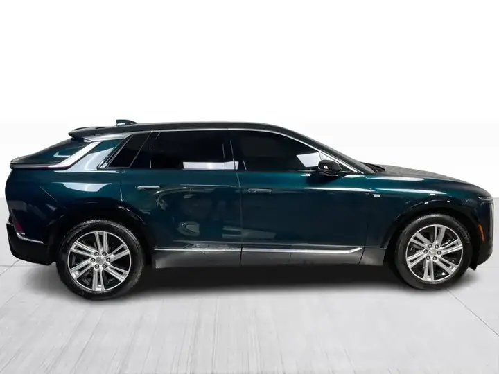 Cadillac Lyriq 2024 photo 2