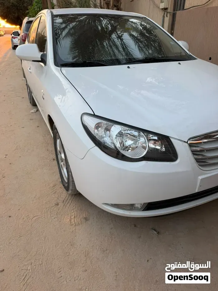 Hyundai Avante 2010 photo 5