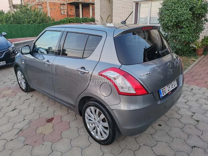 Suzuki Swift 2011 photo 3