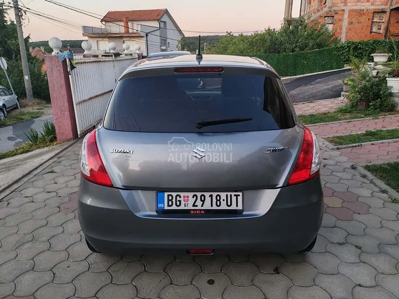Suzuki Swift 2011 photo 4