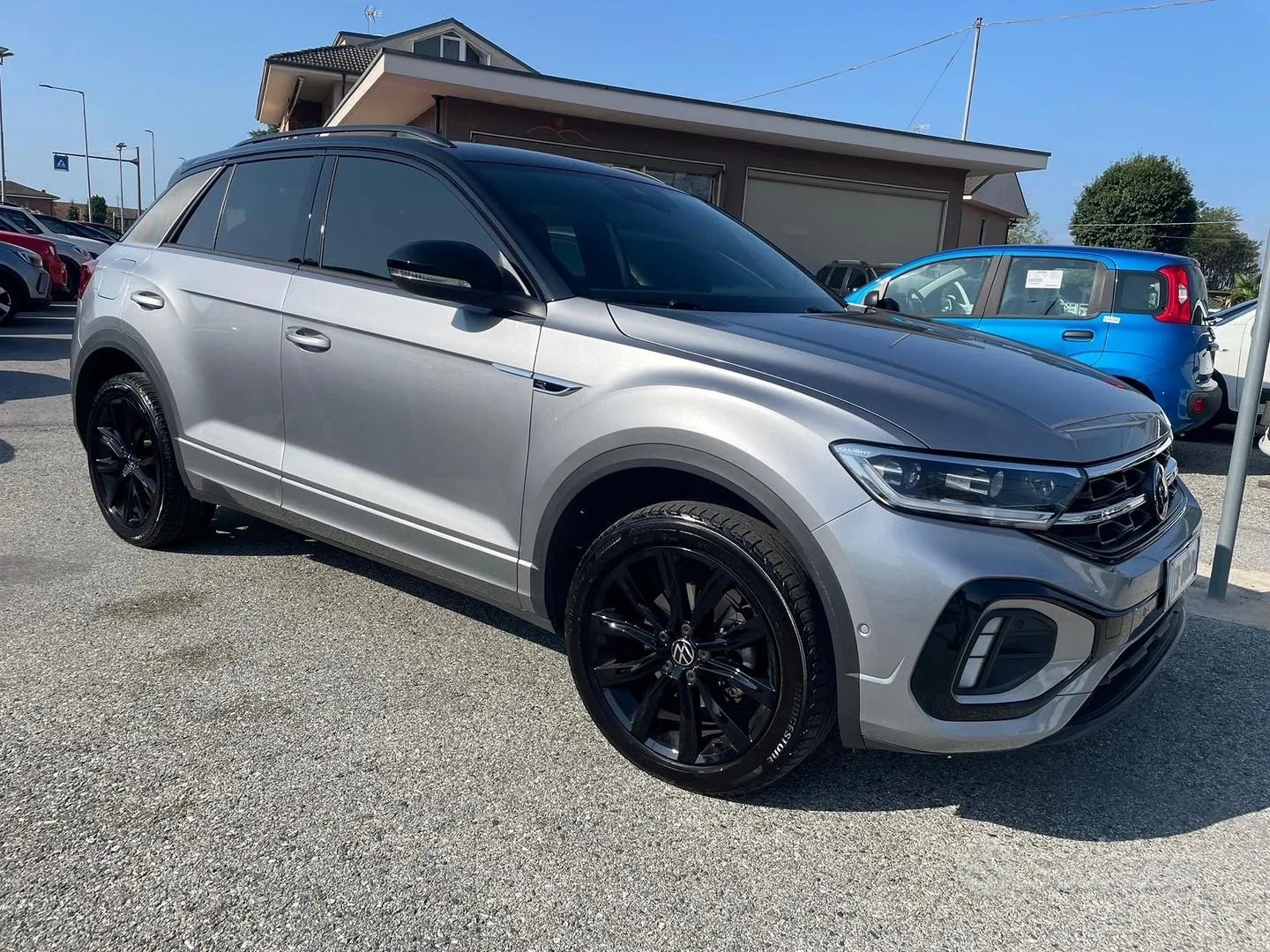 Volkswagen T-Roc 2023 photo 2