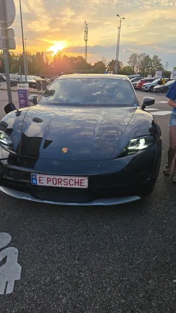 Porsche Taycan Cross Turismo
