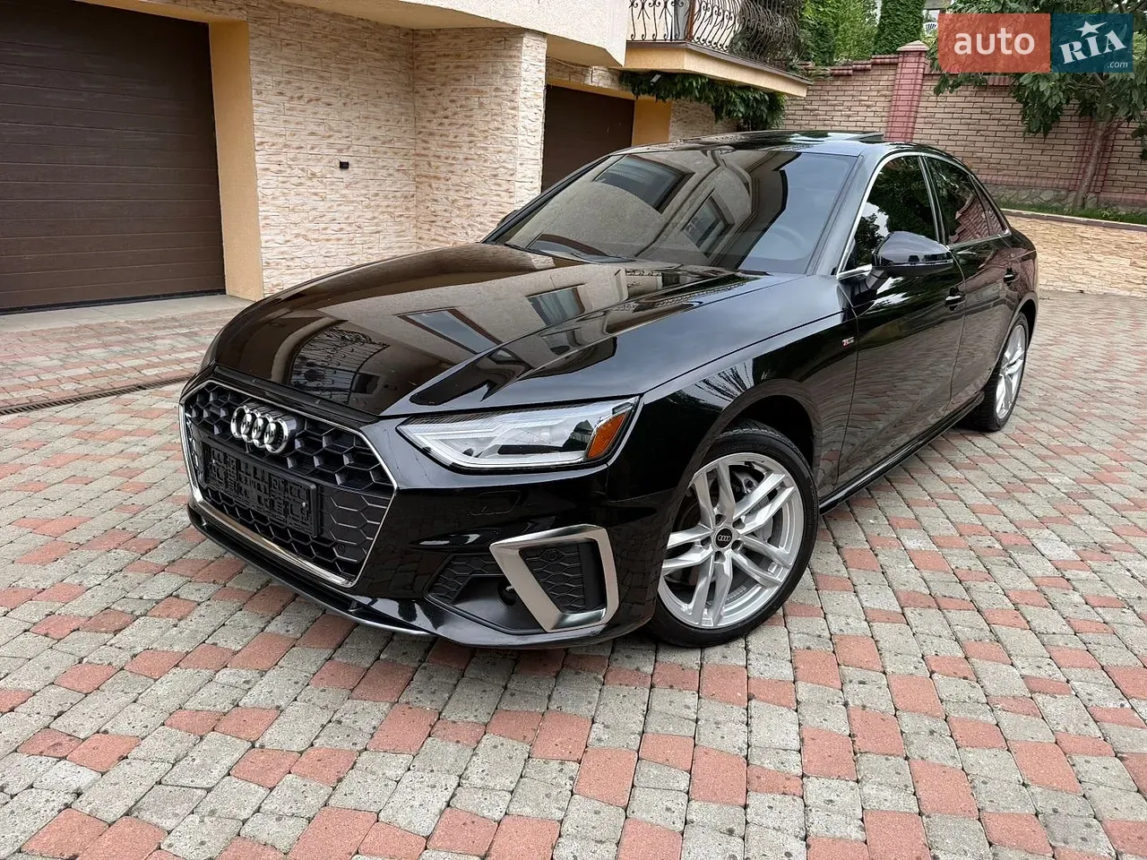 Audi A4 2020 photo 2