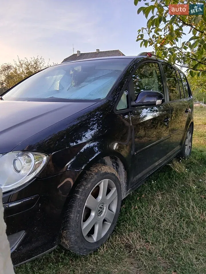 Volkswagen Touran 2008 photo 5