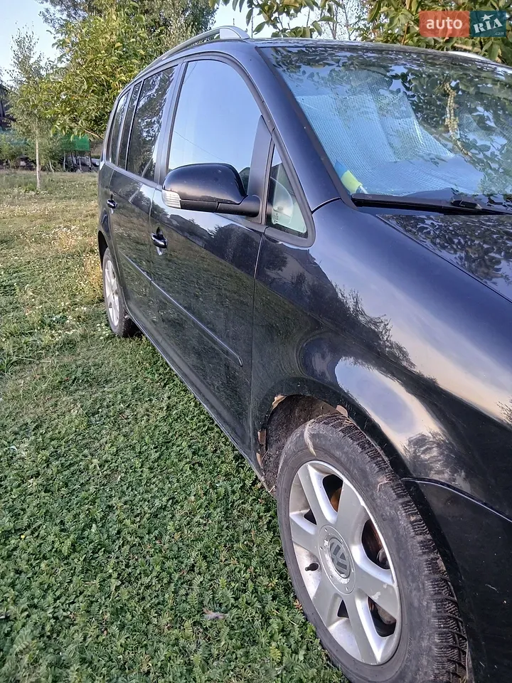 Volkswagen Touran 2008 photo 3