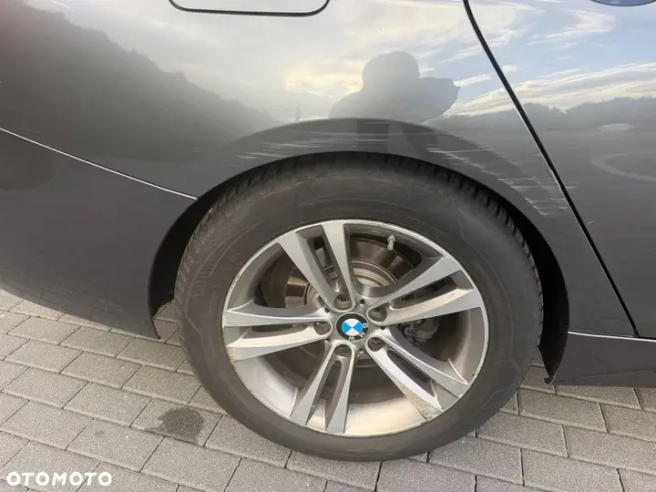 BMW 330I 2017 photo 4