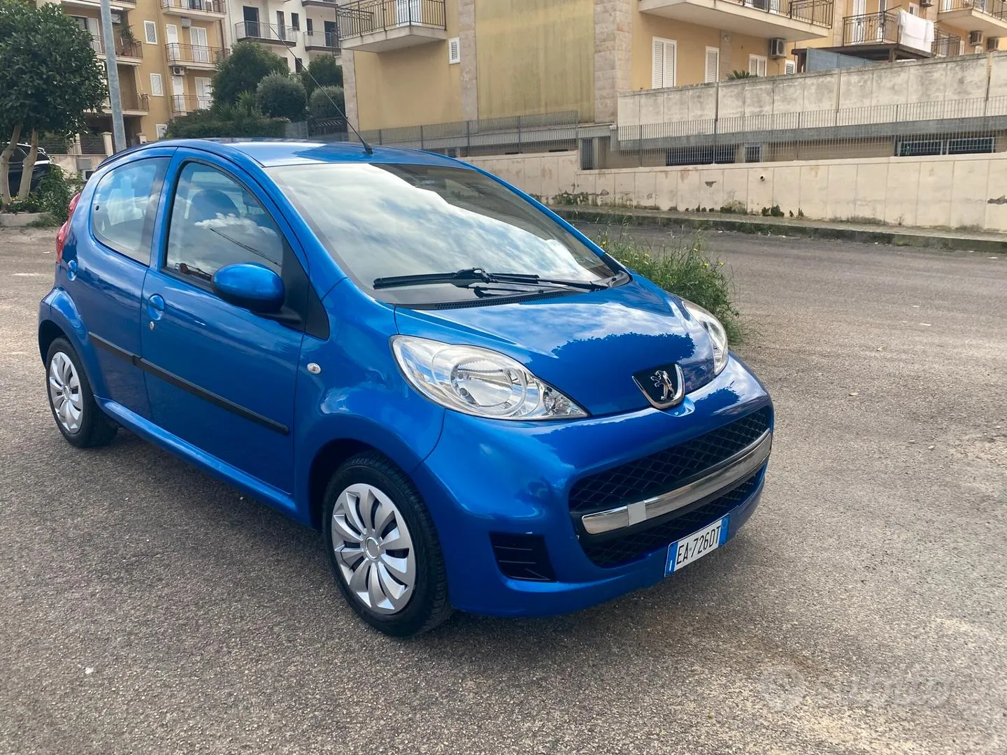 Peugeot 107 2010 photo 3