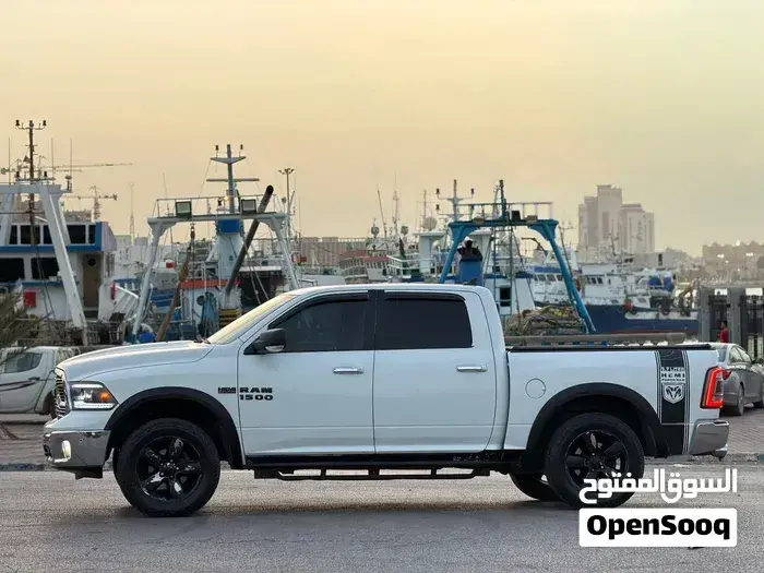 Dodge Ram Big Horn 2015 photo 3