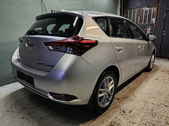 Toyota Auris 2016 photo 4