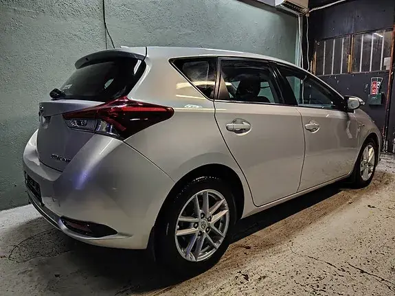 Toyota Auris 2016 photo 5