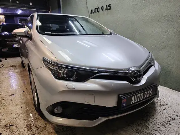 Toyota Auris 2016 photo 3