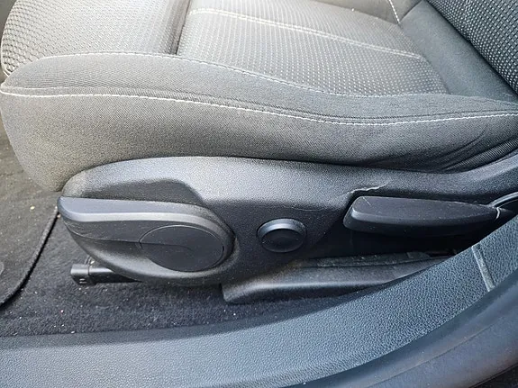 Opel Astra 2012 photo 5
