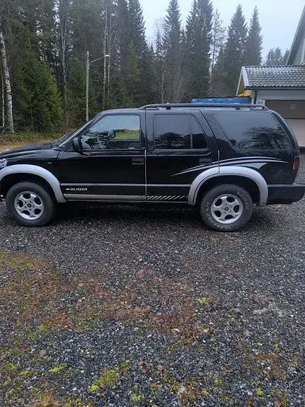 Chevrolet Blazer 1999 photo 2