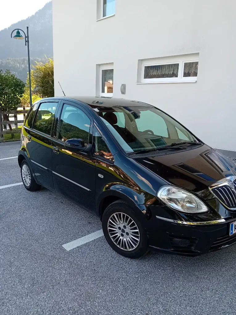 Lancia Musa 2010 photo 2