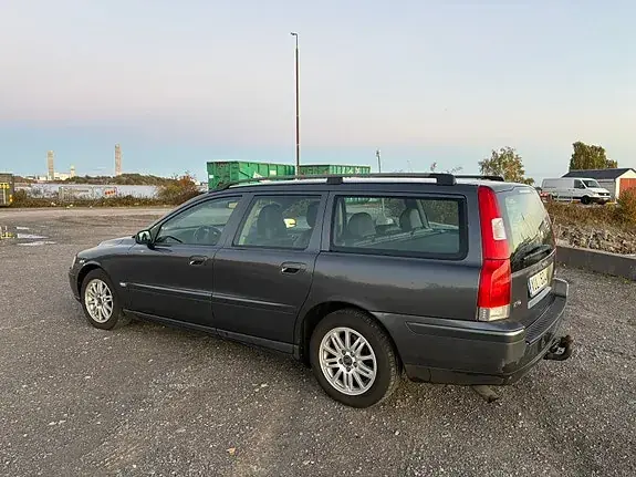 Volvo V70 2006 photo 2
