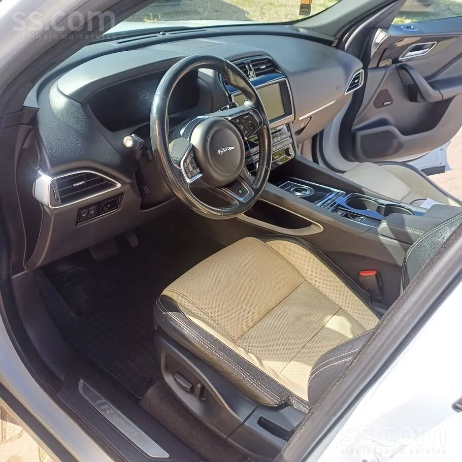 Jaguar F-Pace 2016 photo 5