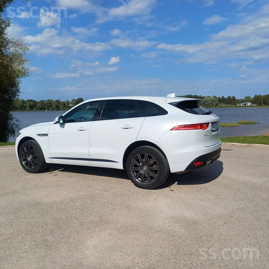 Jaguar F-Pace 2016 photo 4