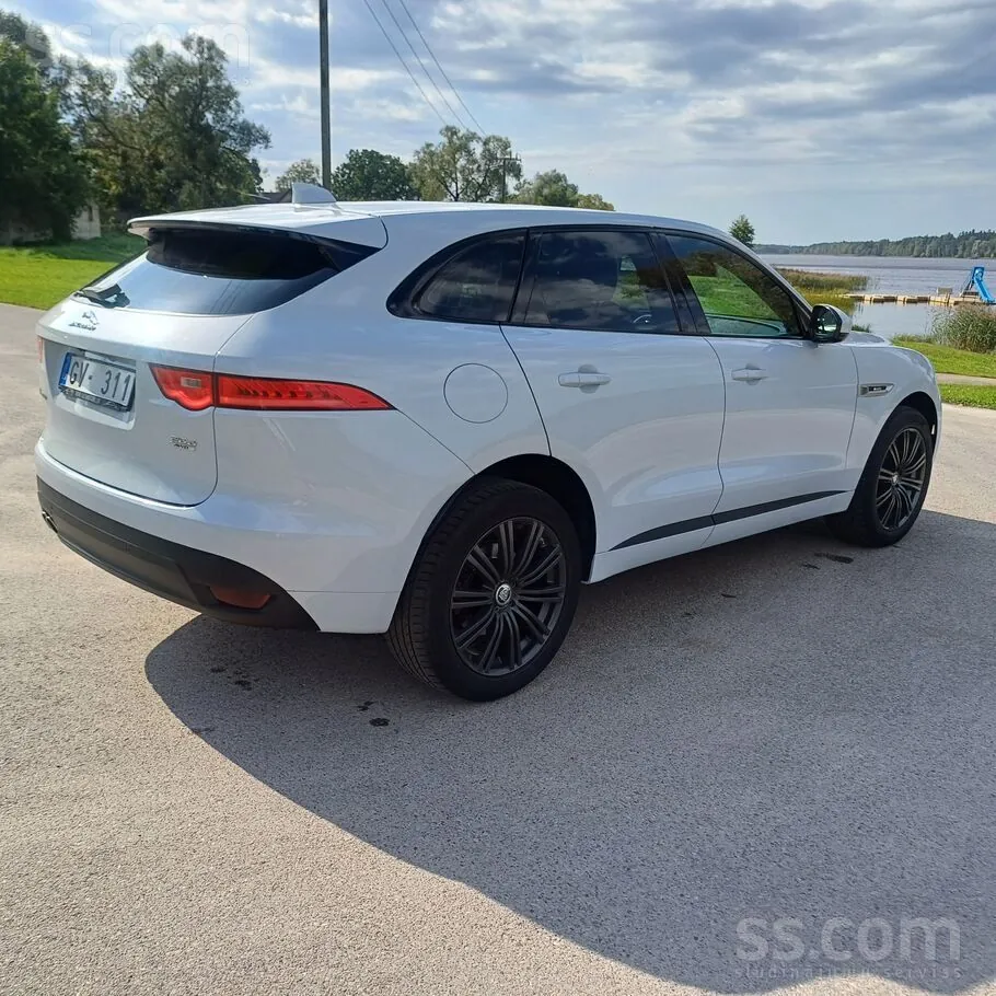 Jaguar F-Pace 2016 photo 3