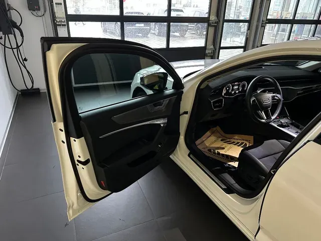 Audi A6 2022 photo 2