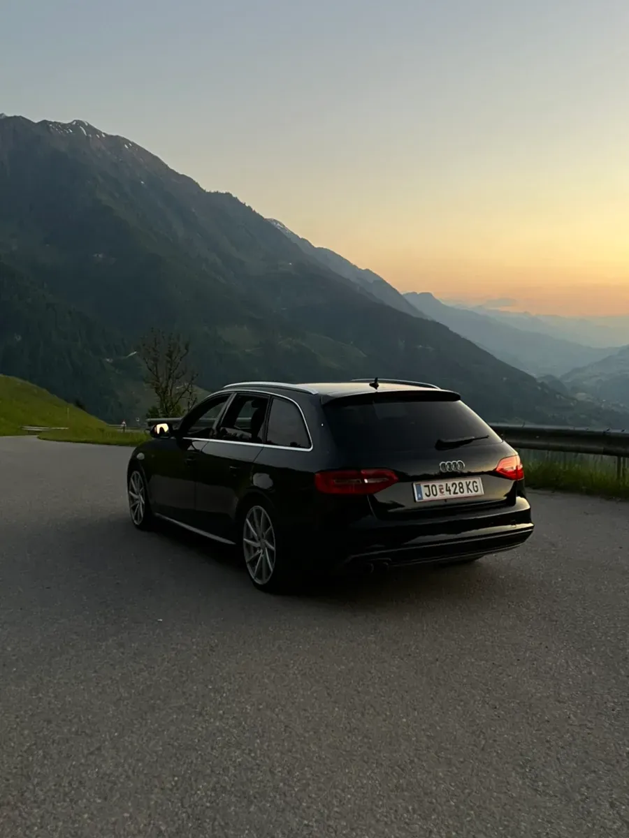 Audi A4 2012 photo 3